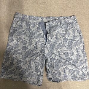 Izod floral stretch men’s shorts